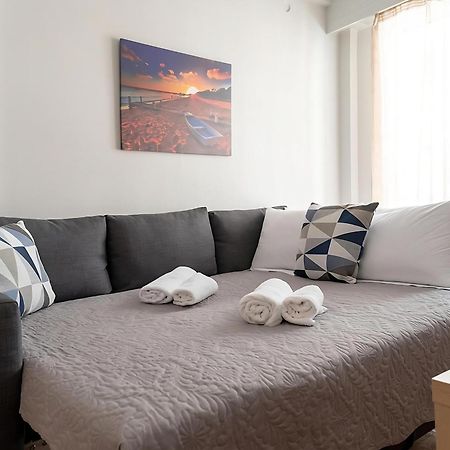 Entire Apt, 3Rd Floor, 1 Bedroom Атина Екстериор снимка