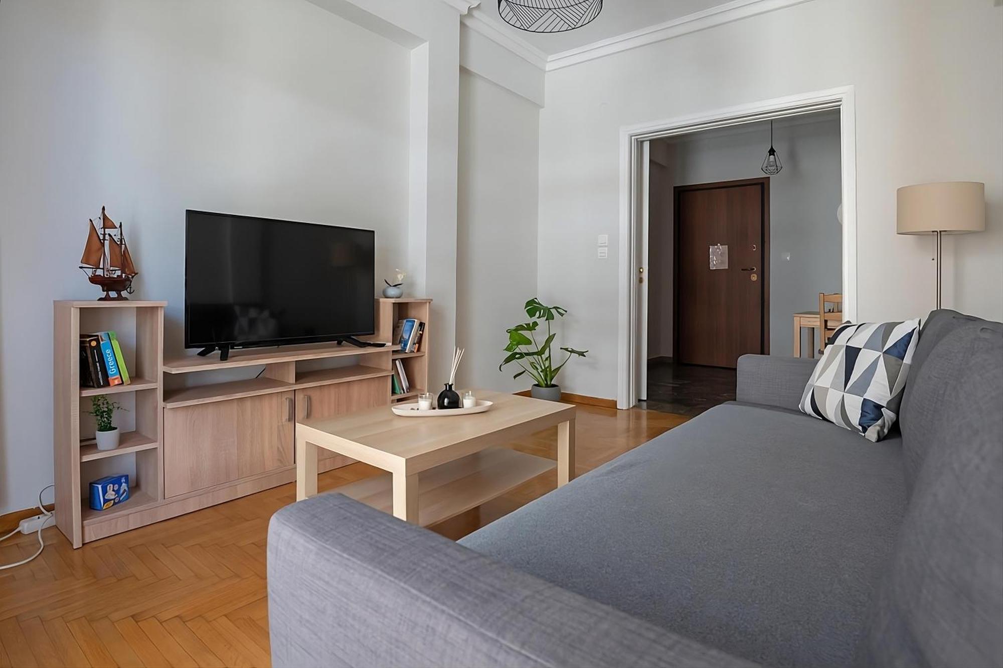 Entire Apt, 3Rd Floor, 1 Bedroom Атина Екстериор снимка