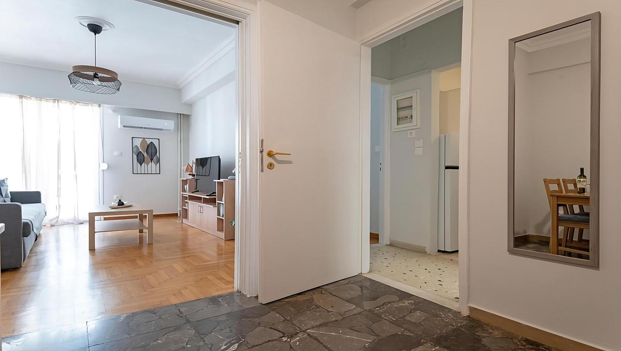 Entire Apt, 3Rd Floor, 1 Bedroom Атина Екстериор снимка