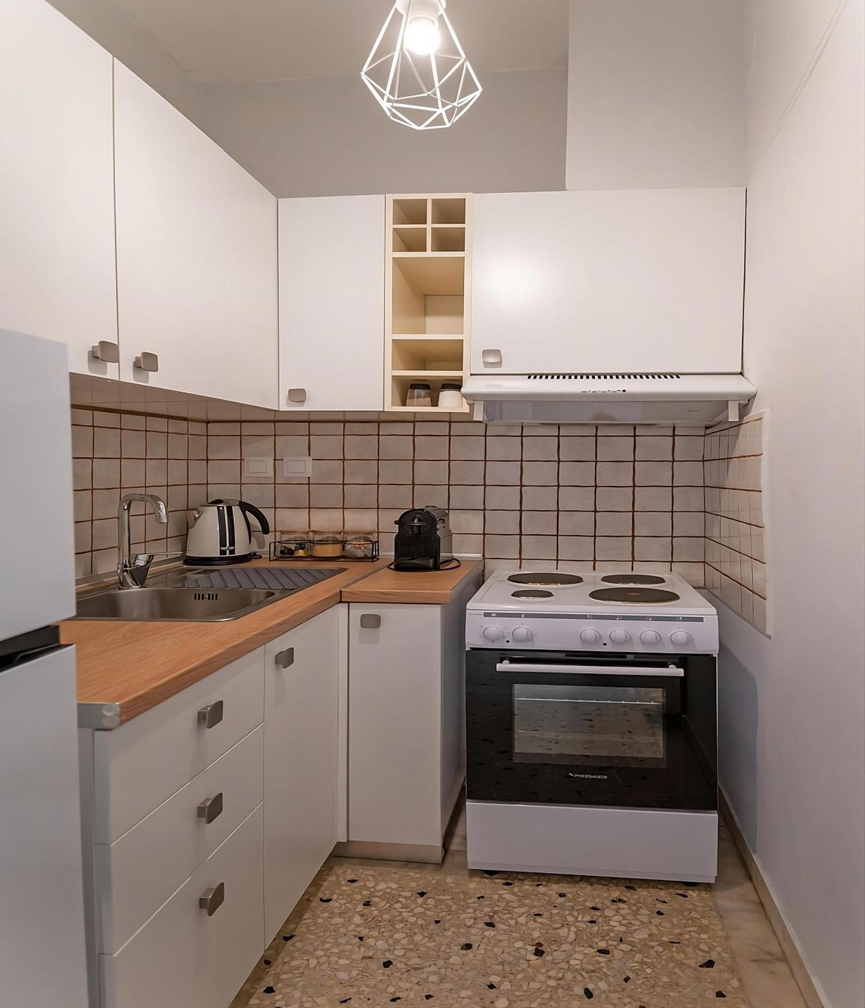 Entire Apt, 3Rd Floor, 1 Bedroom Атина Екстериор снимка